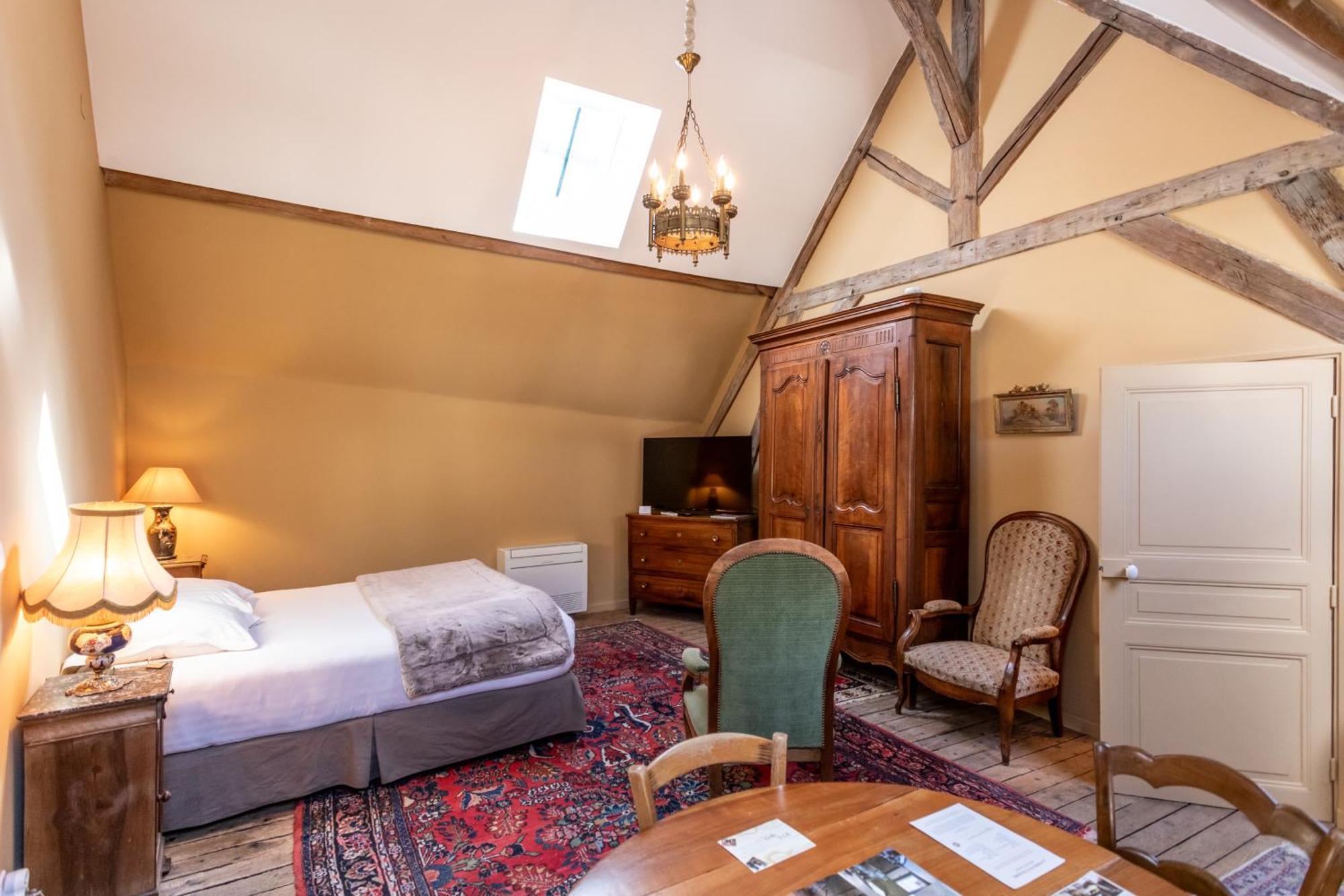 L'hotel De Panette, Entree Sainte Chapelle - Cathedrale Apartment Bourges